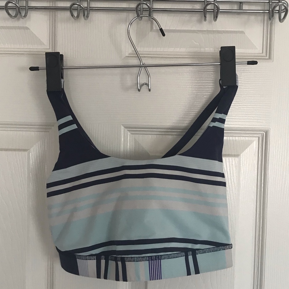 Lululemon Energy Bra, size 6, blue stripe